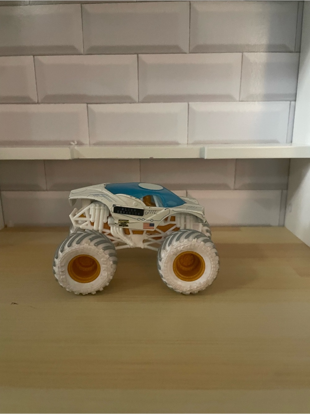 Alien invasion- white & Blue Kids Monster Truck Toy - Play Vehicle
